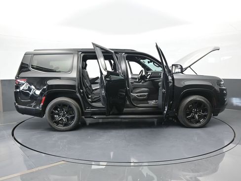 Used 2023 Jeep Wagoneer Series II image 75