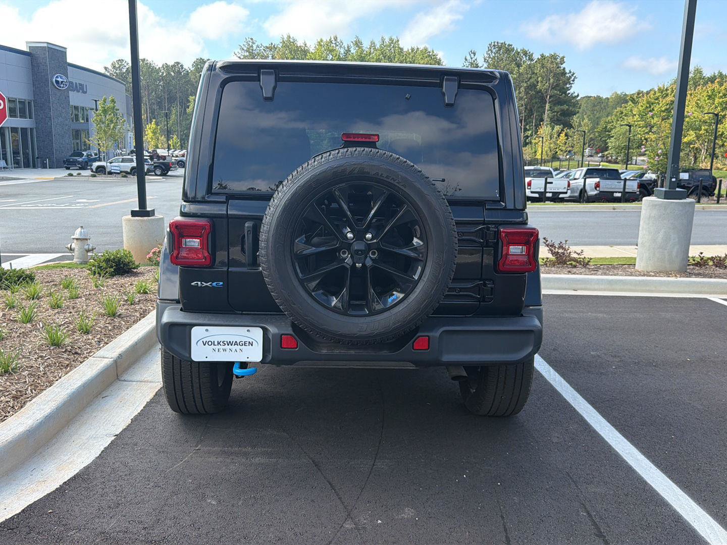 Used 2023 Jeep Wrangler Unlimited Sahara w/ Cold Weather Group AWD/4WD image 4