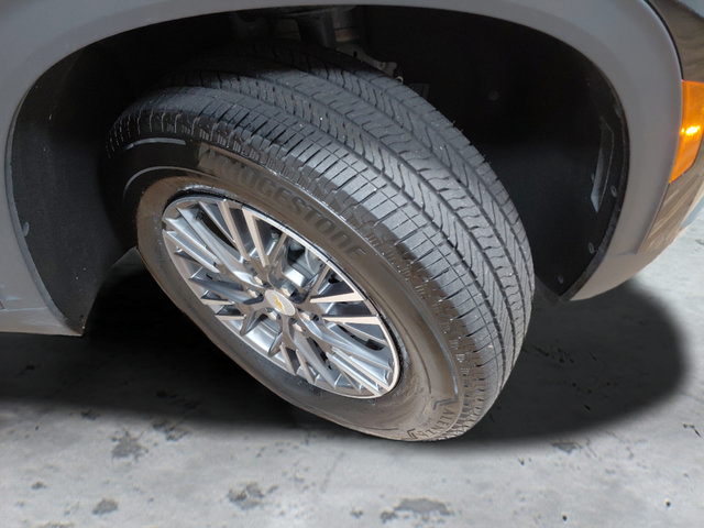 Used 2026 Chevrolet Traverse LT FWD image 10