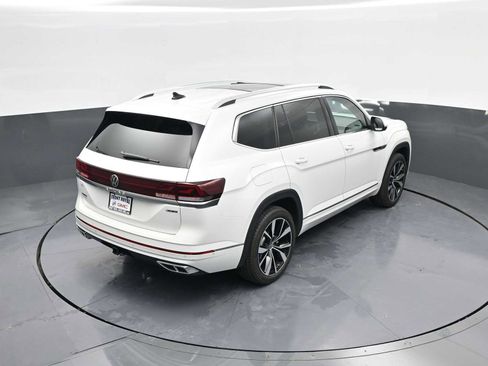 Used 2025 Volkswagen Atlas SEL Premium R-Line image 34