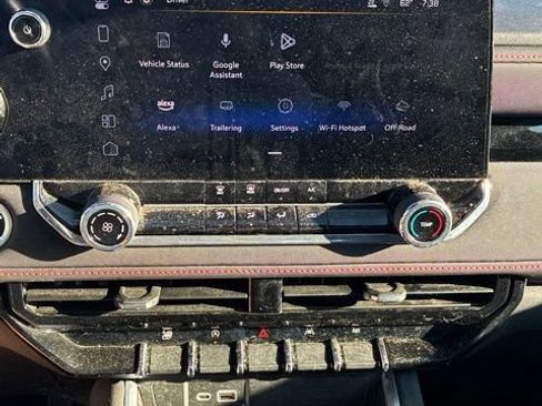 Used 2024 Chevrolet Colorado Z71 w/ Advanced Trailering Package AWD/4WD image 9