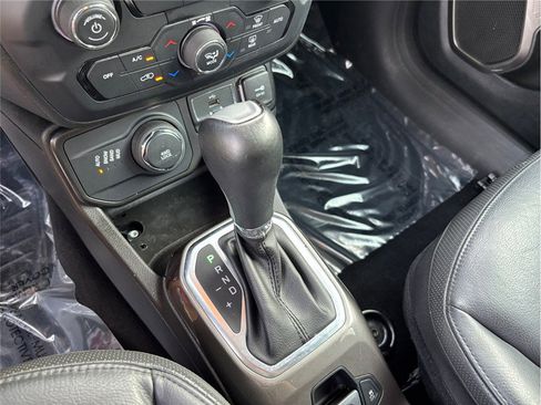 Used 2021 Jeep Renegade Limited image 33