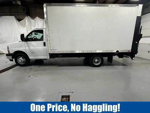 Used 2022 Chevrolet Express 3500 w/ Power Convenience Package RWD image 4