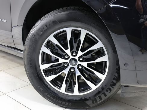 Used 2025 Ford Expedition Platinum AWD/4WD image 15