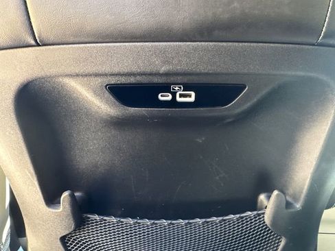 Used 2023 Chrysler Pacifica Limited image 21