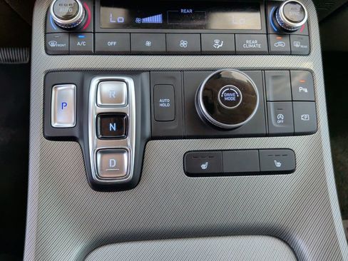 Used 2025 Hyundai Palisade SEL FWD image 26