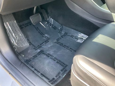 Used 2017 Tesla Model 3 Long Range image 19