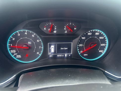 Used 2021 Chevrolet Equinox LS w/ LS Convenience Package AWD/4WD image 13