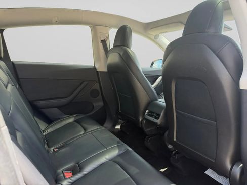 Used 2020 Tesla Model Y Long Range image 32