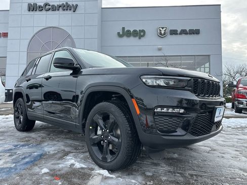 New 2025 Jeep Grand Cherokee Limited w/ Black Appearance Package AWD/4WD image 1