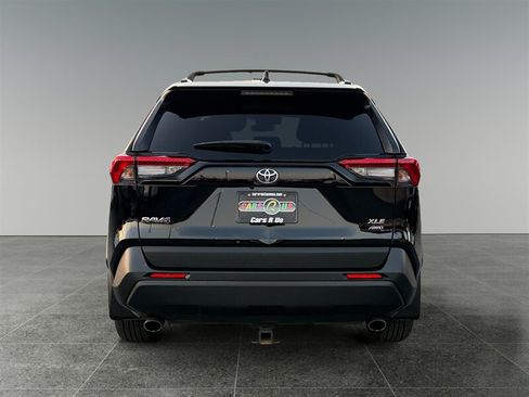 Used 2020 Toyota RAV4 XLE w/ XLE Grade Weather Package AWD/4WD image 5