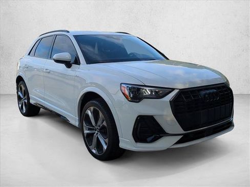 Used 2021 Audi Q3 2.0T Premium w/ Convenience Package AWD/4WD image 3