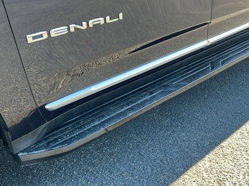 Certified 2022 GMC Yukon XL Denali image 11