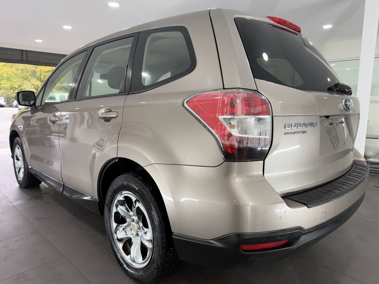 Used 2016 Subaru Forester 2.5i AWD/4WD image 4