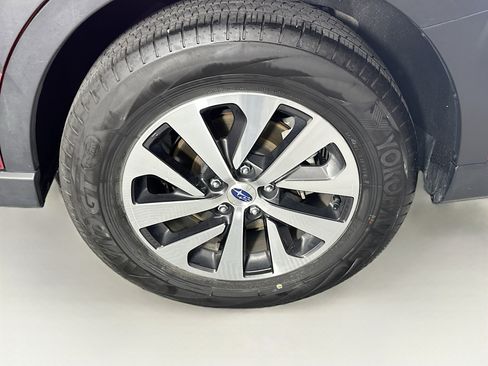Used 2025 Subaru Outback Premium AWD/4WD image 11