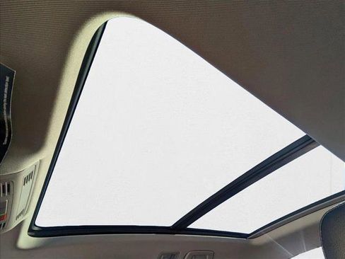 New 2025 Volkswagen Taos SE image 14