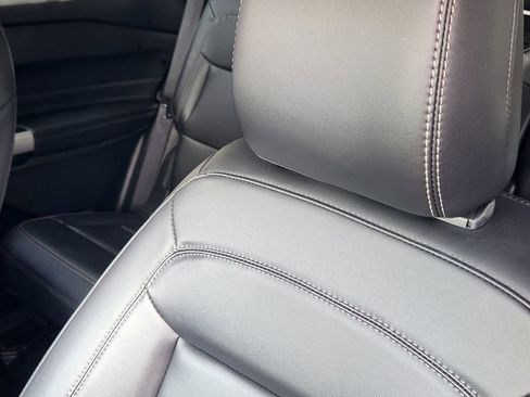 Used 2023 Ford Explorer XLT w/ Equipment Group 202A AWD/4WD image 15