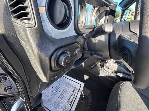 Used 2025 Jeep Wrangler Unlimited Sport S 4xe AWD/4WD image 18