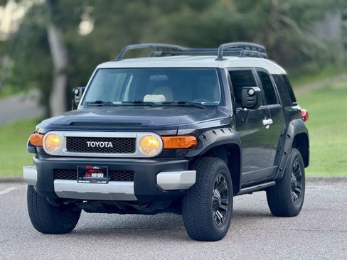 Used 2007 Toyota FJ Cruiser 4WD image 2