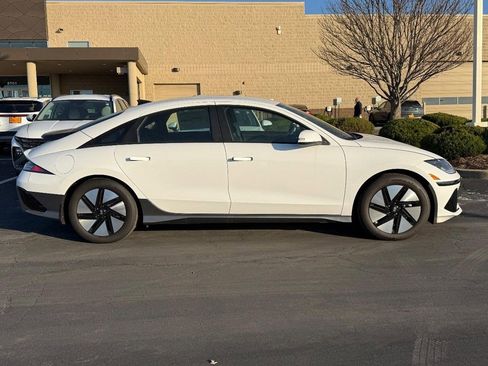 New 2025 Hyundai Ioniq 6 SE image 2