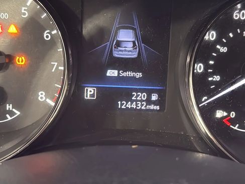 Used 2019 Nissan Rogue SV image 17