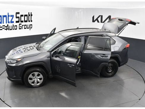 Used 2019 Toyota RAV4 LE image 30