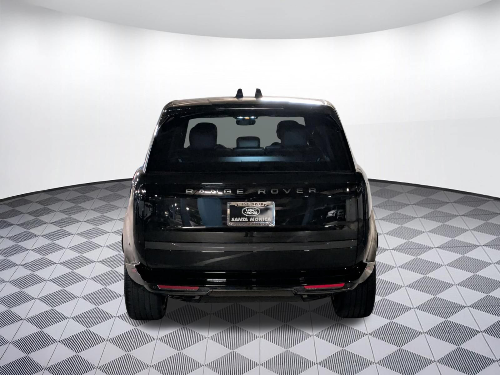 New 2026 Land Rover Range Rover Long Wheelbase SE AWD/4WD image 4