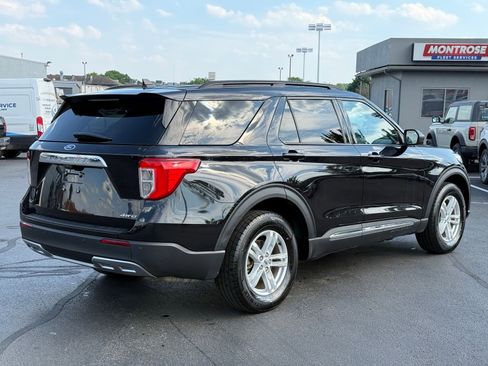 Used 2023 Ford Explorer XLT w/ Equipment Group 202A AWD/4WD image 4