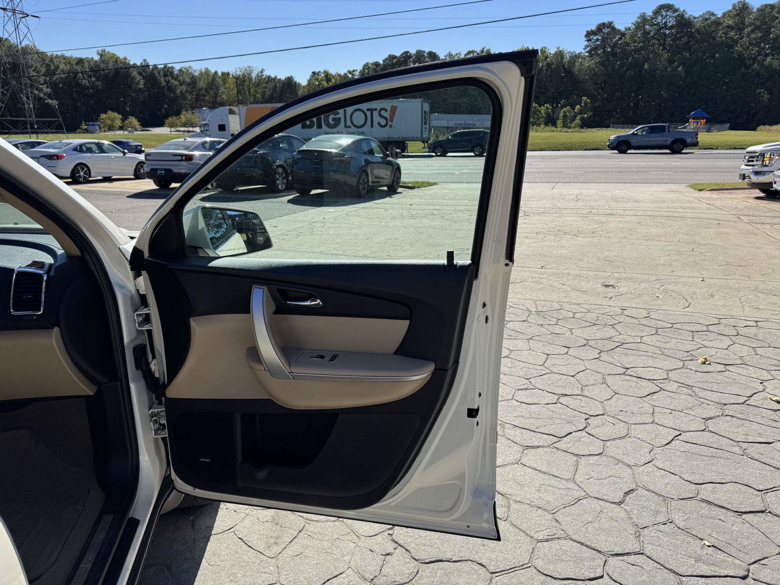 Used 2010 GMC Acadia SLT FWD image 16