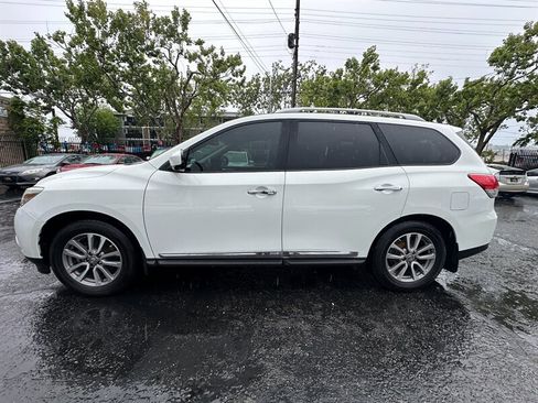 Used 2015 Nissan Pathfinder SL w/ SL Premium Package image 8