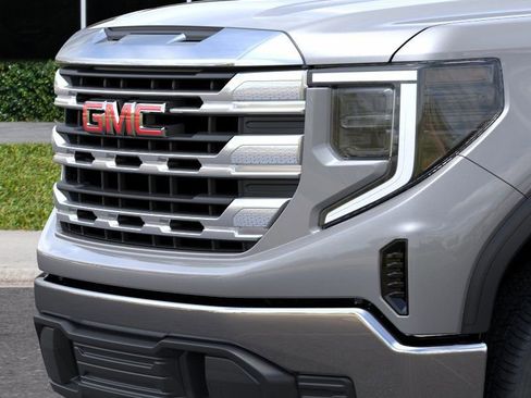 New 2026 GMC Sierra 1500 SLE w/ Preferred Package RWD image 13