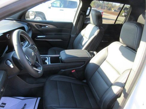 New 2026 Chevrolet Traverse LT w/ Driver Confidence Package image 16