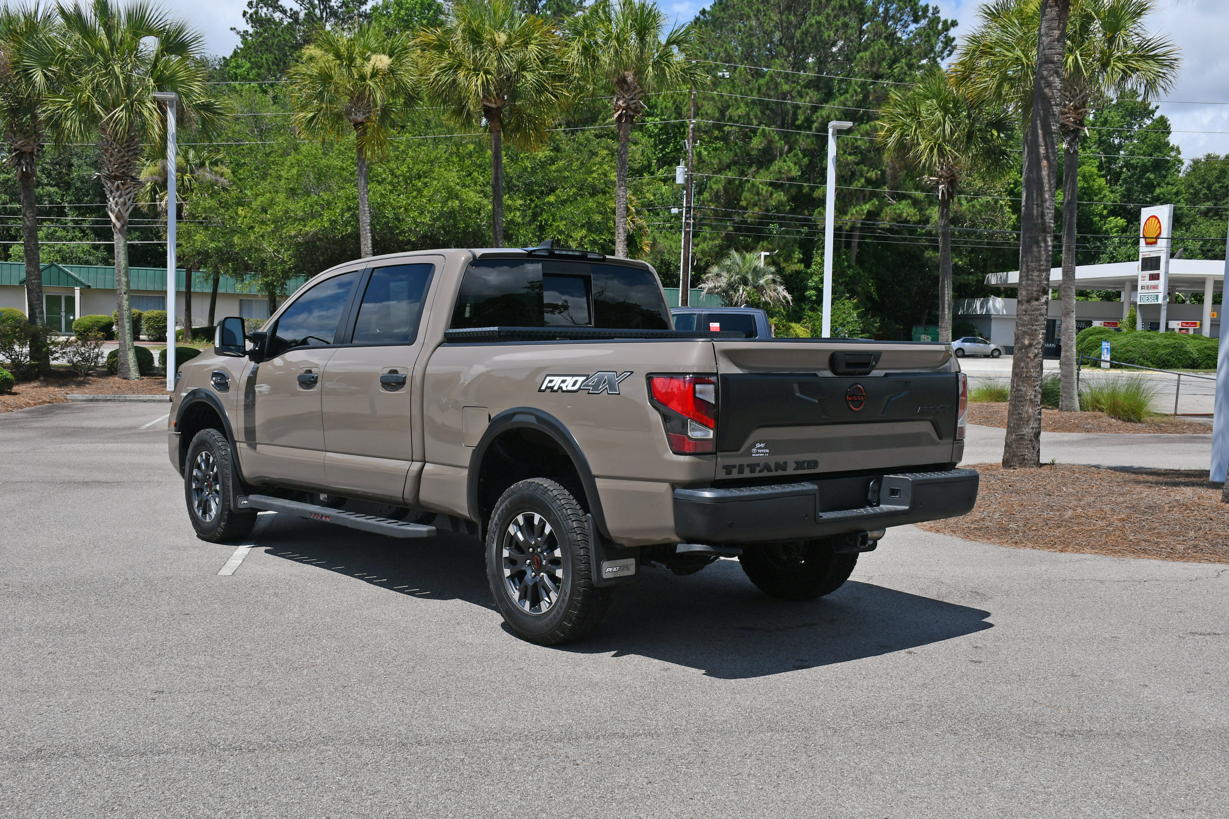 Used 2024 Nissan Titan PRO-4X AWD/4WD image 4