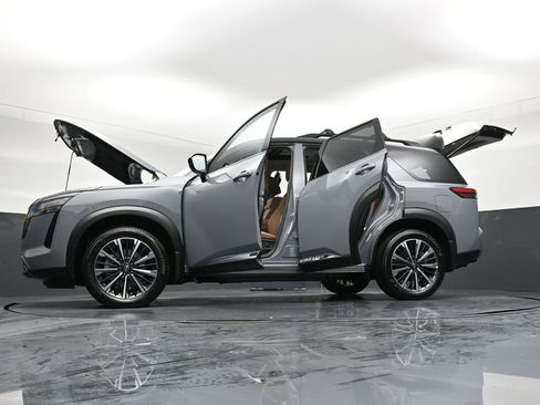 New 2026 Nissan Pathfinder Platinum AWD/4WD image 39