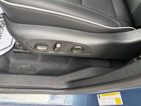 Used 2025 Buick Enclave Preferred AWD/4WD image 9