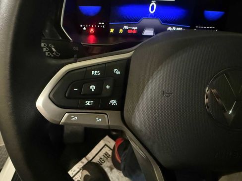 Certified 2023 Volkswagen Jetta SE image 30