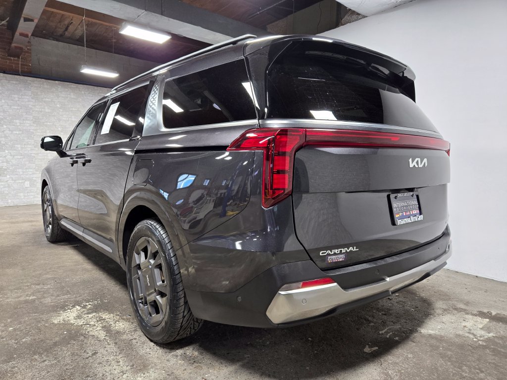 Used 2025 Kia Carnival SX FWD image 46