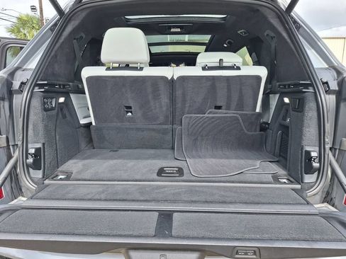 Used 2023 BMW X7 xDrive40i w/ Executive Package AWD/4WD image 12