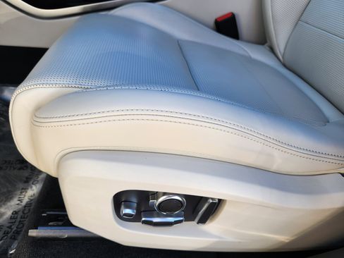 Used 2026 Jaguar F-PACE R-Dynamic S AWD/4WD image 12