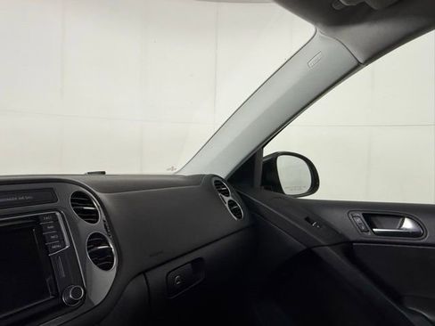 Used 2017 Volkswagen Tiguan Sport image 20