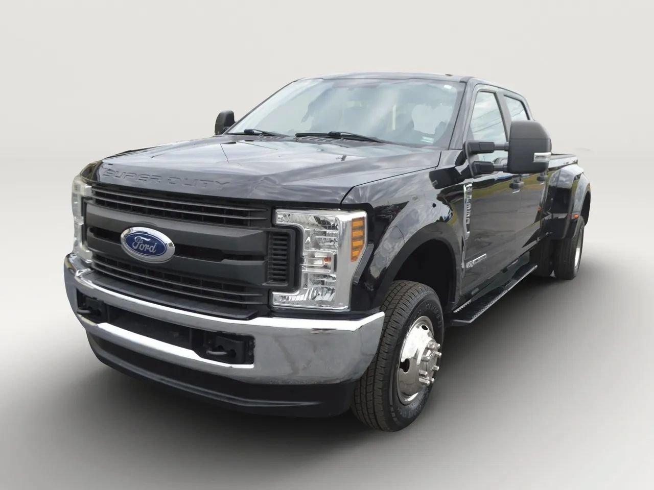 Used 2019 Ford F350 XL w/ Power Equipment Group AWD/4WD image 2