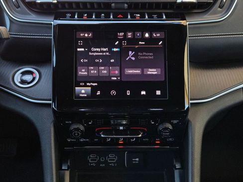 Used 2025 Jeep Grand Cherokee Altitude image 16