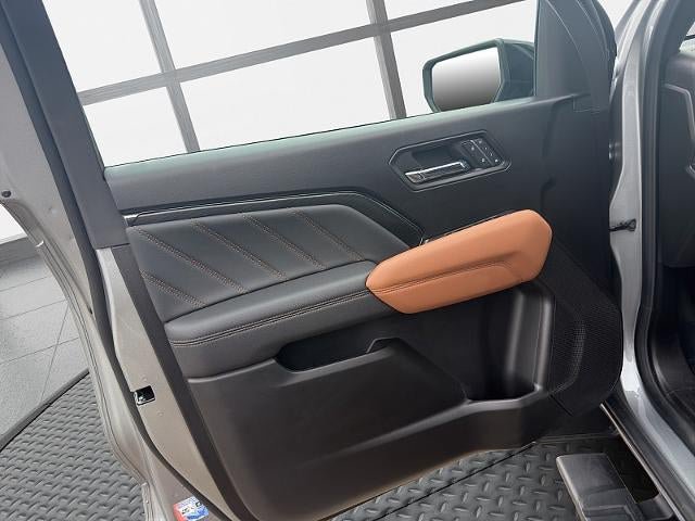 Used 2025 GMC Canyon AT4 w/ AT4 Premium Package AWD/4WD image 42