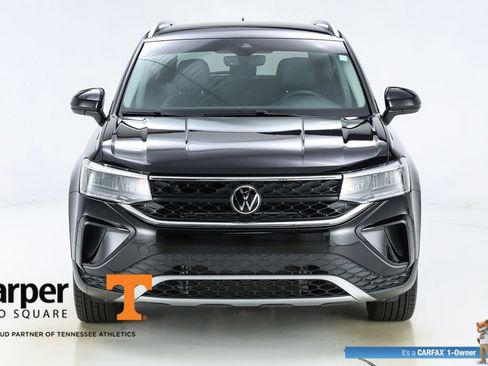Used 2024 Volkswagen Taos SE FWD image 16