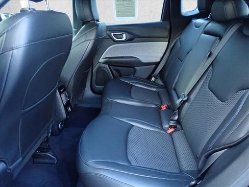Used 2023 Jeep Compass Latitude AWD/4WD image 7