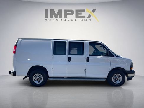 Used 2023 GMC Savana 2500 w/ Driver Convenience Package RWD image 7