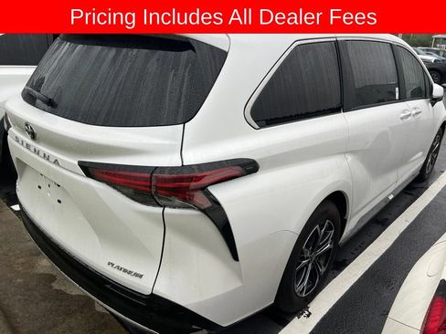 Used 2026 Toyota Sienna Platinum AWD/4WD image 13
