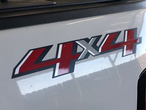 Used 2018 Chevrolet Silverado 1500 W/T AWD/4WD image 18