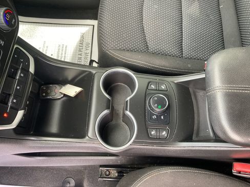 Used 2022 GMC Terrain SLE w/ Driver Convenience Package AWD/4WD image 31