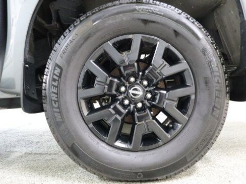 Used 2023 Nissan Frontier SV w/ Midnight Edition Package image 17